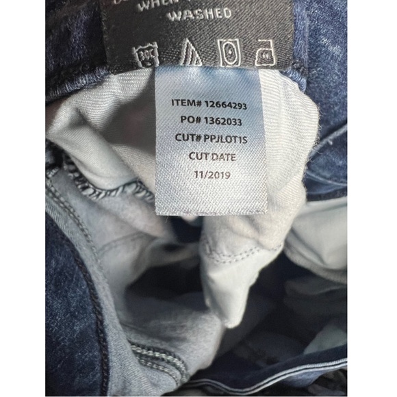 *NOT AVAILABLE* Torrid Size 20S Jegging Distressed Medium Wash
Premium Stretch - Picture 11 of 11